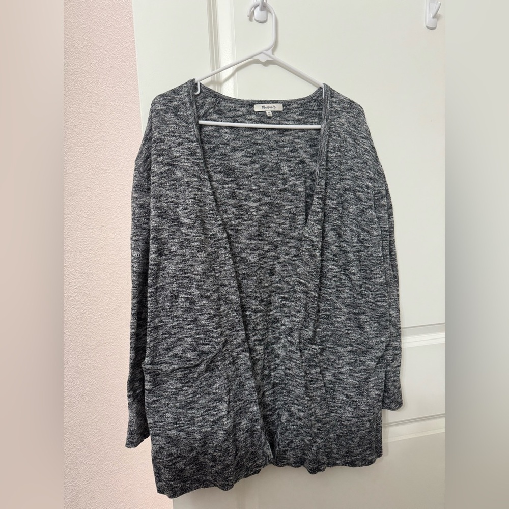 Madewell Woman’s Gray Cardigan with pockets
